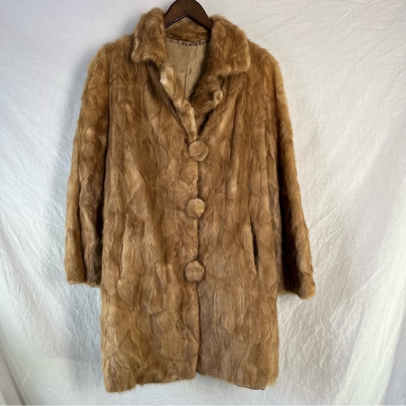 Vintage golden real mink coat 50’s shorter sleeve side pockets fully lined fur